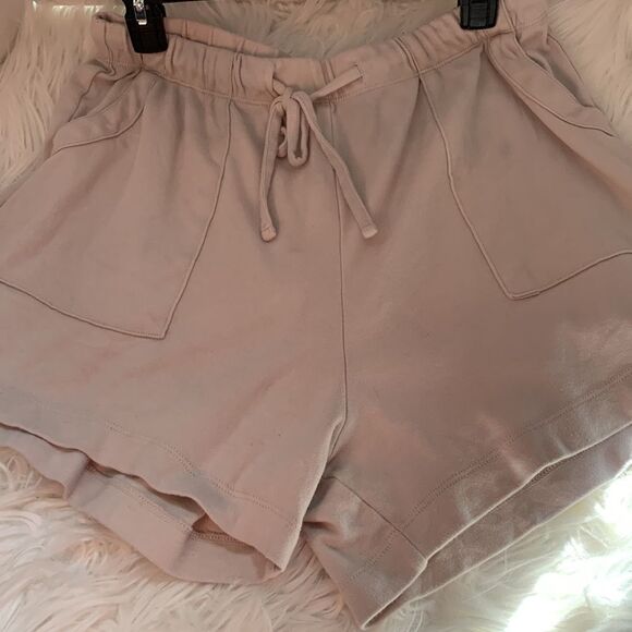 ZENANA size extra large leisure shorts. Cream color with elastic waist. - Picture 5 of 7